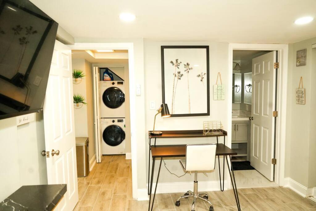 Modern 1br Unit With Free Parking Walk To Metro Aparthotel