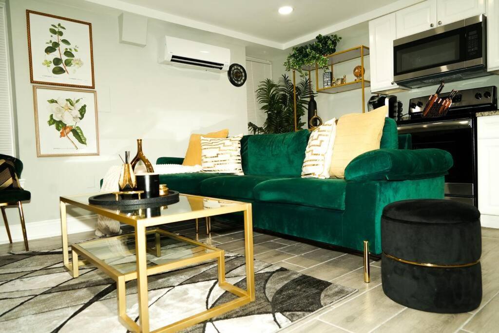 Modern 1br Unit With Free Parking Walk To Metro Aparthotel *